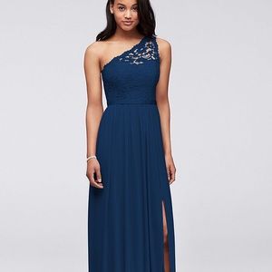 Size 8. David’s Bridal.